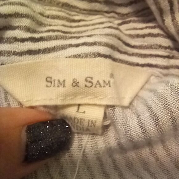 Sim & Sam Pinstripe Button Up Blouse-Large-Hidden Placket-Roll Tab Sleeve-Pocket - Picture 7 of 8